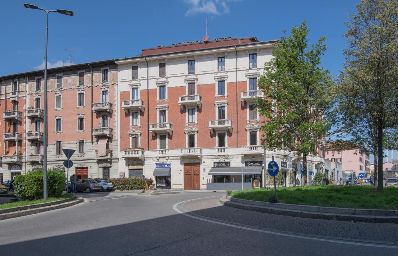 Super Modern And Design Apartment, A Due Passi Dai Navigli Milan Exterior photo