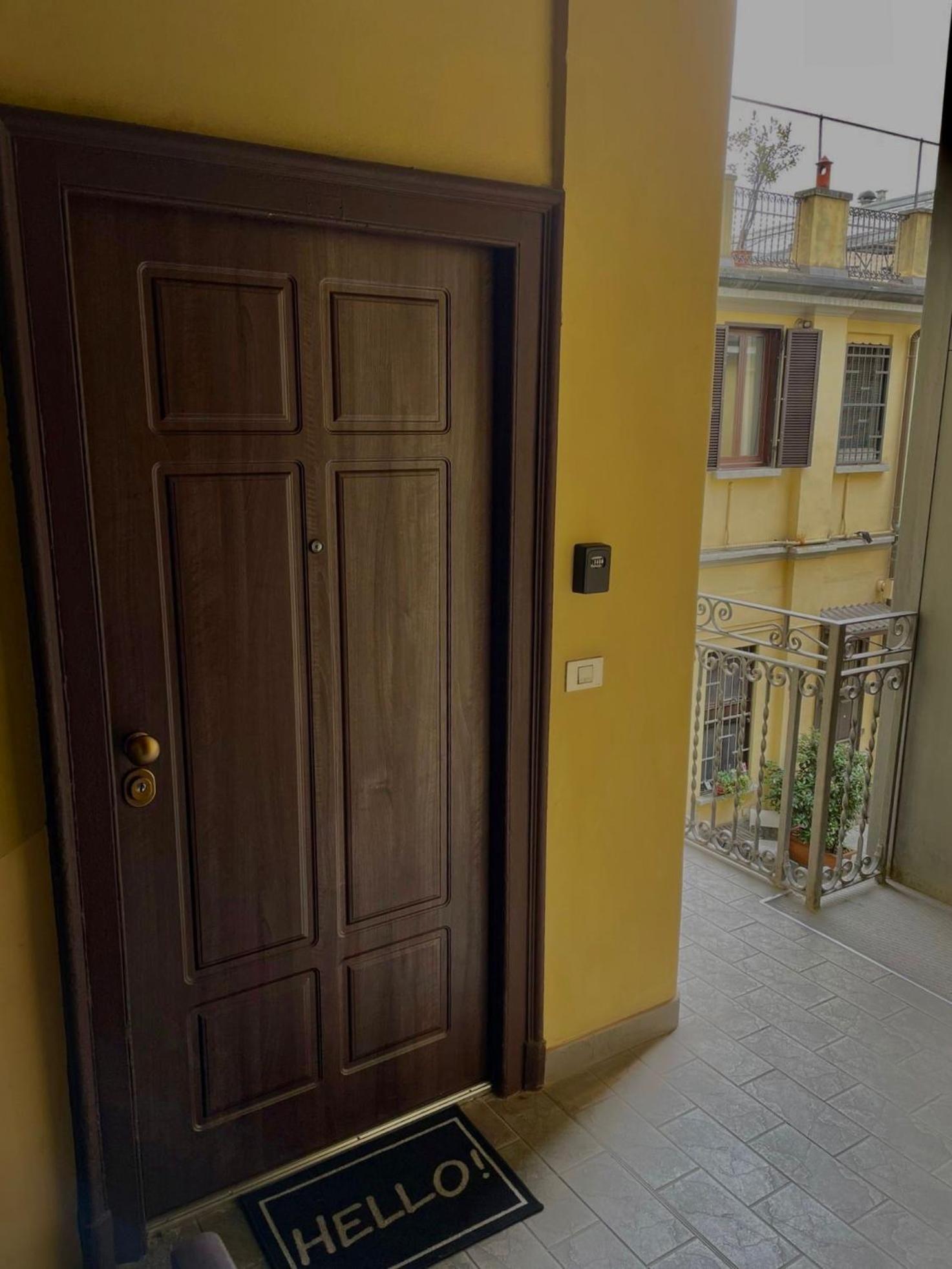 Super Modern And Design Apartment, A Due Passi Dai Navigli Milan Exterior photo